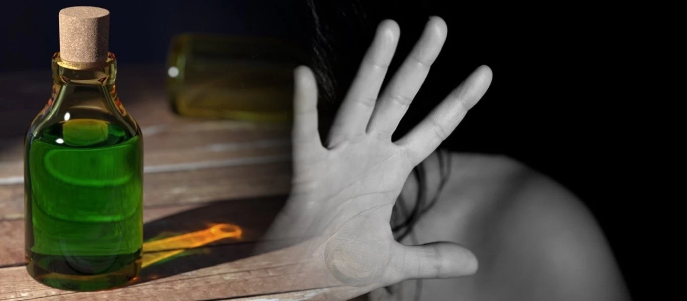 Επίθεση με βιτριόλι: Είναι αυτή η γυναίκα-δράστης; - Τι δείχνει το βίντεο ντοκουμέντο